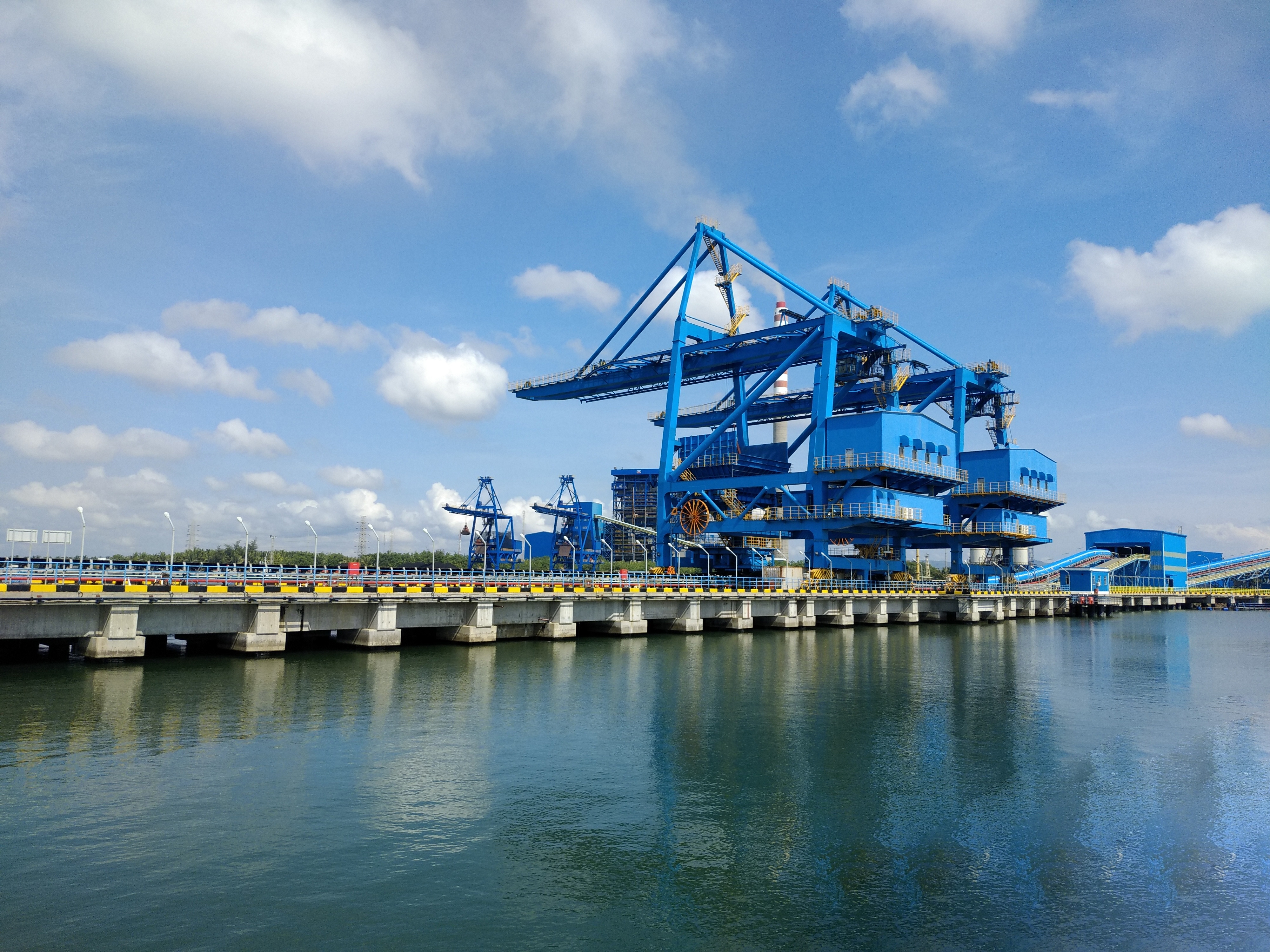 众鑫娱乐·鑫起点,馨效劳,心选择